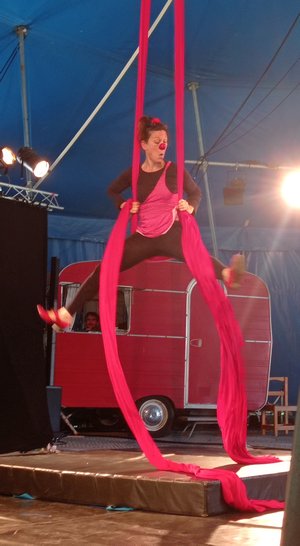 Cécile au Cirque (image fixe)