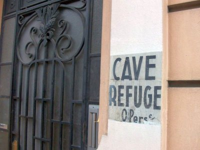 Indication de Cave-Refuge rue Augereau