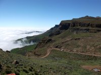 Sani Pass et brouillard sur le Drakensberg