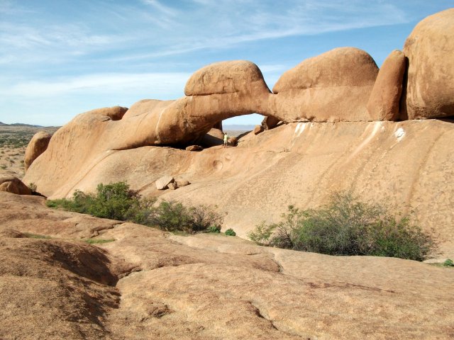 arche_spitzkoppe_01.jpg - L'arche de granite dans le Massif du Spitzkoppe (Namibie)