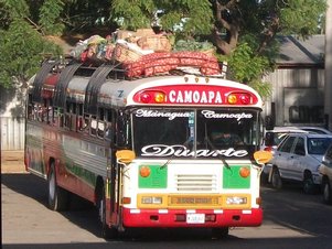Les autocars qui relient les petites villes sont souvent bien chargés. Camoapa est une petite ville à 120 km de Managua.