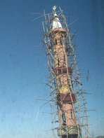 Construction d'un minaret (vers Karamile ou Chelenko, je crois)