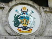 Armoiries des Iles Salomon, sur la façade du Parlement