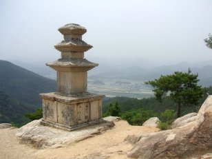 Quand j'étais à Gyeongju, j'allais souvent marcher le dimanche sur Namsan.