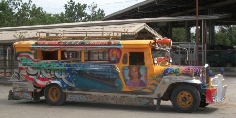 Jeepney ; ce sont les transports en commun